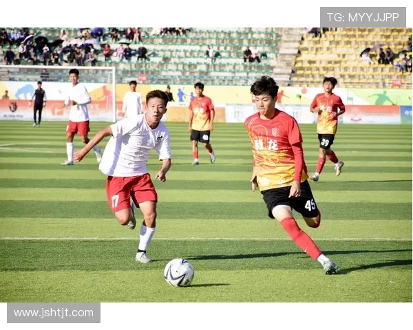 绿茵争锋追梦少年以激情与团队精神诠释足球魅力 绿茵争锋追梦少年以激情与团队精神诠释足球魅力