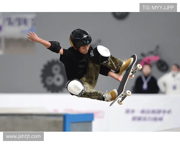 南京滑板队在世界攀岩锦标赛中以57分领先其他队伍展现强劲实力