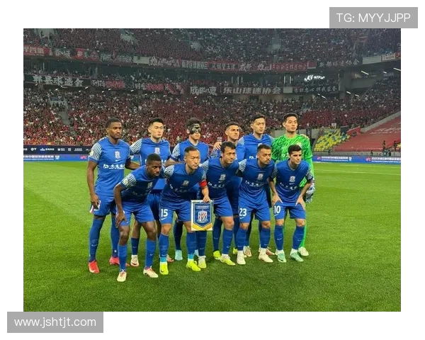 深入分析上海足球队的整体压制战术及其在比赛中的应用效果 深入分析上海足球队的整体压制战术及其在比赛中的应用效果