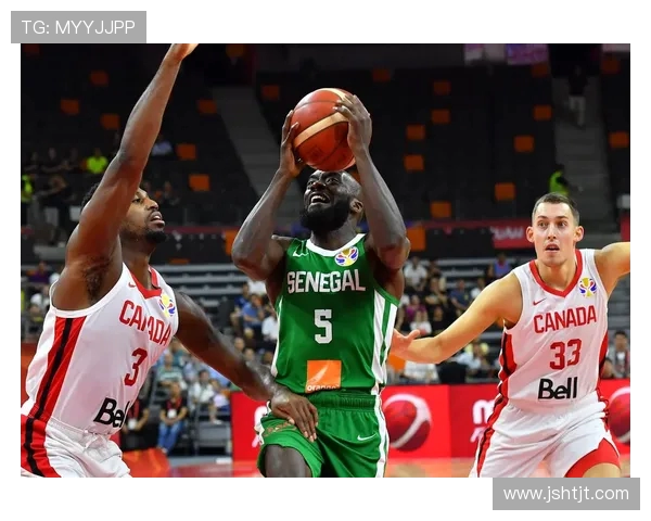 中国国奥男篮迎战加拿大队全力争胜展现青春风采