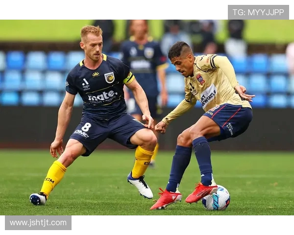 墨尔本胜利迎战新城堡队决战澳超赛场谁能笑到最后