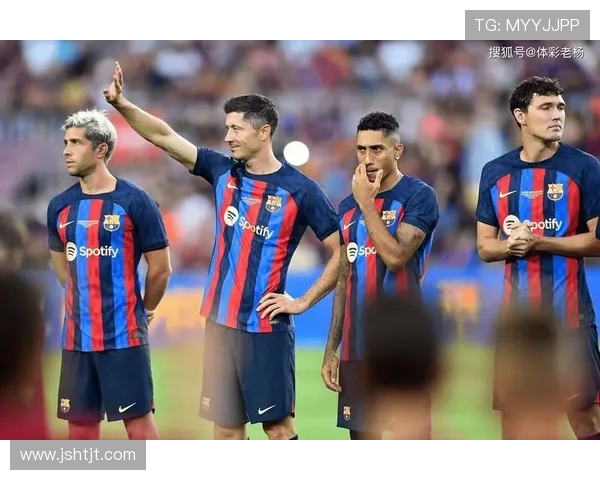 巴塞罗那与上海国际的精彩对决揭示足球文化的碰撞与融合 巴塞罗那与上海国际的精彩对决揭示足球文化的碰撞与融合